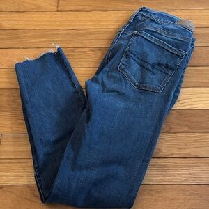 American Eagle Outfitters Dark Blue Cropped Jeans